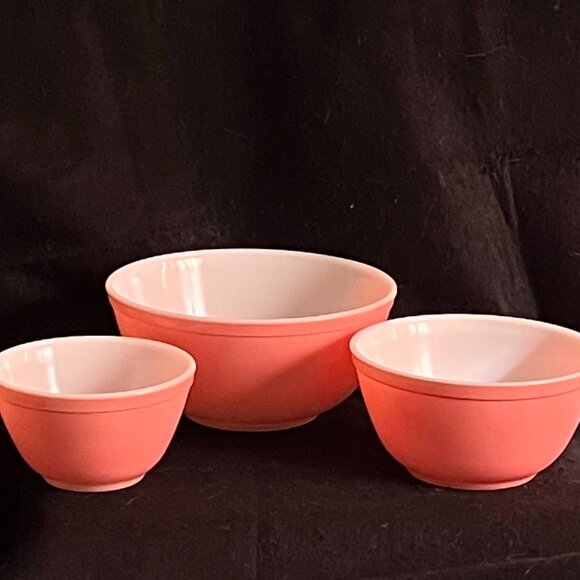 Vintage Estate Pyrex ‘Pink Flamingo’  3 Nesting Mixing Bowls - Picture 4 of 4